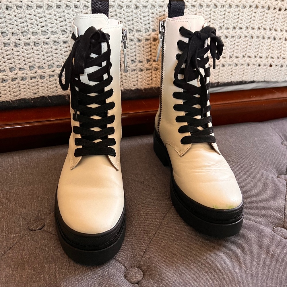 Frye Chloe Combat Boot Size 7
